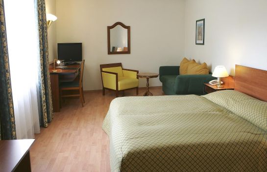 City Hotel Deutschmeister Vienna Great Prices At Hotel Info