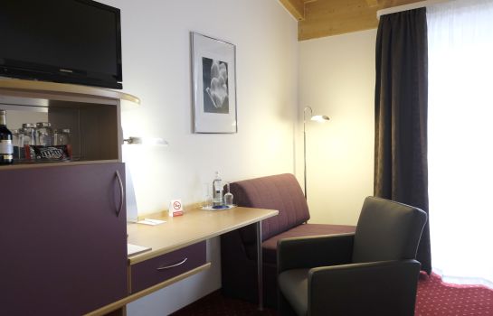 Hotel Konrad Potzel Holzkirchen Great Prices At Hotel Info