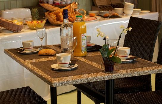 Hotel La Table De Cana La Table De Cana Gradignan Great Prices At Hotel Info