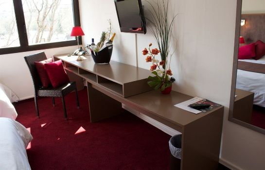 Hotel La Table De Cana La Table De Cana Gradignan Great Prices At Hotel Info