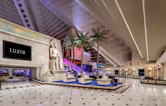 Vestíbulo del hotel MGM Luxor Hotel and Casino
