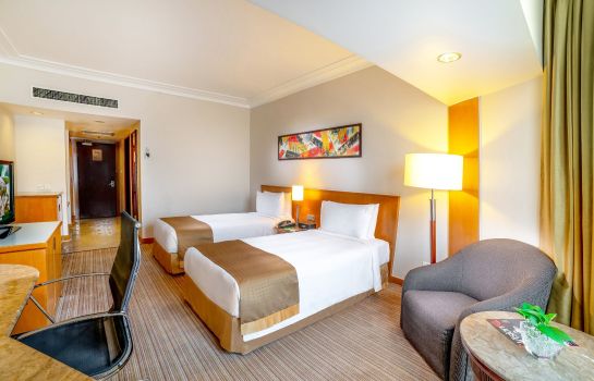Holiday Inn Kuala Lumpur Glenmarie Hotel De