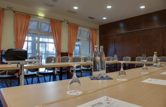 Hotel Milser Landhaus In Duisburg Hotel De