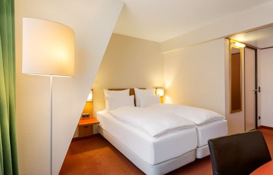 Double room (standard) NH Berlin City Ost