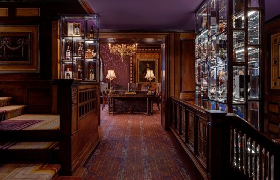 Bar de l'hôtel Lotte New York Palace
