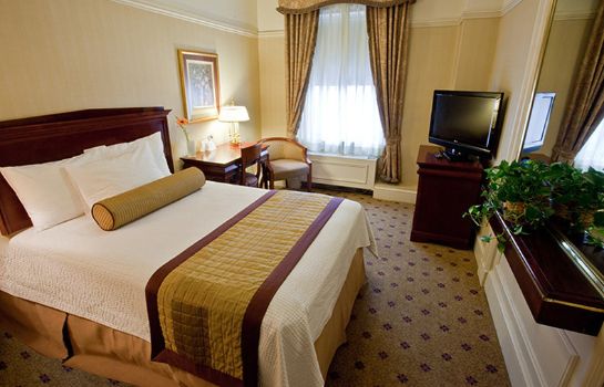 Single room (standard) Wellington Hotel