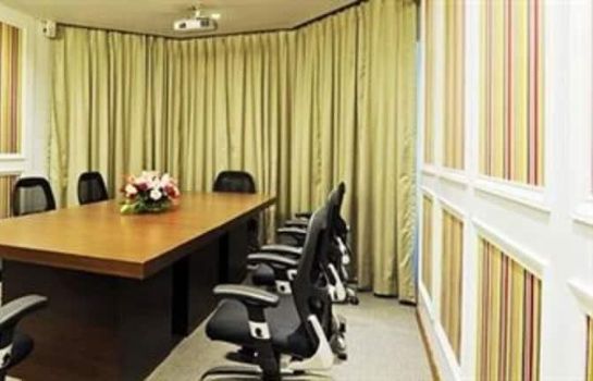 Hotel Sea Princess In Mumbai Bombay Hotel De Welcome to sea princess, we are a luxury 5 star hotel in juhu, close to the beach, having 111 rooms with 4 suites including sea facing room with free wifi. hotel de