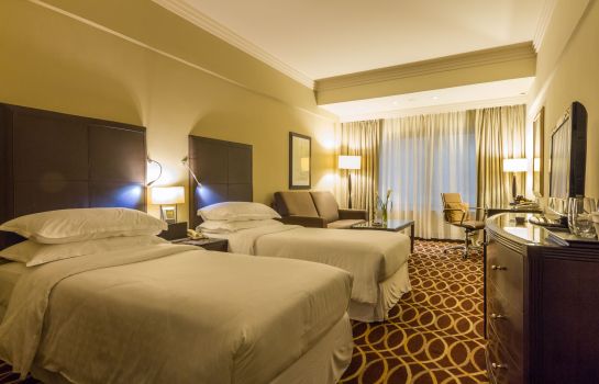 Double room (standard) Grand Excelsior Hotel Deira (formerly Sheraton Deira)