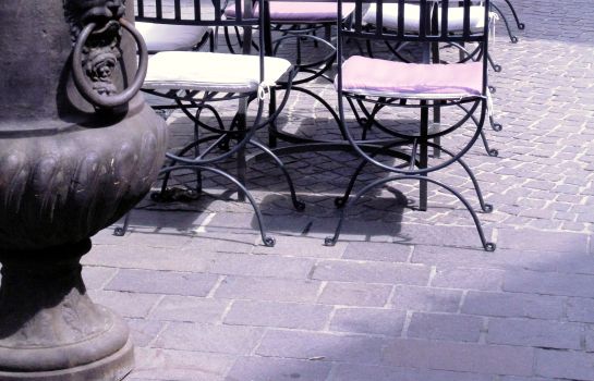 Hotel Les Jardins Du Marais Paris Great Prices At Hotel Info