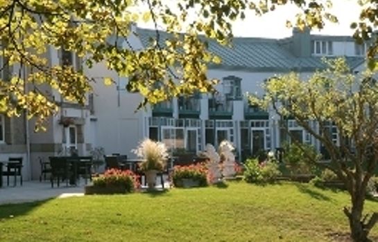 Reservez Au Hotel The Originals Relais Clos De Vallombreuse Ex Relais Du Silence A Bon Prix