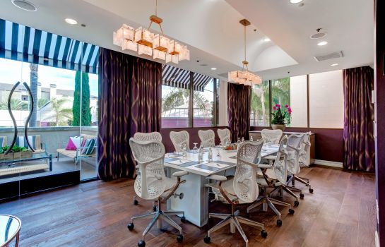 Avenue Of The Arts Costa Mesa A Tribute Portfolio Hotel Great Prices At Hotel Info