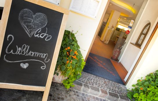 Hotel Gasthof Raab Inspektorsgarten Schwabach Great Prices At Hotel Info