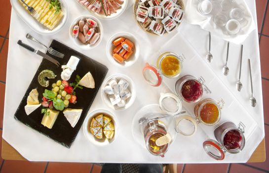 Hotel Gasthof Raab Inspektorsgarten Schwabach Great Prices At Hotel Info