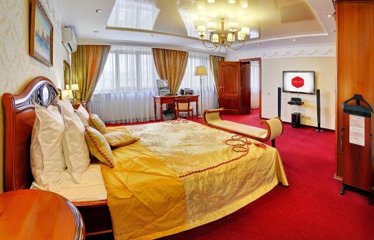 Suite Yuzhniy Hotel