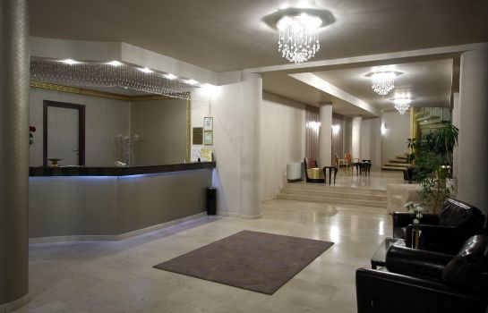 Hotelhalle Dumbrava