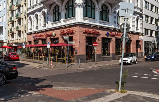 Burns Arthotel Dusseldorf Great Prices At Hotel Info