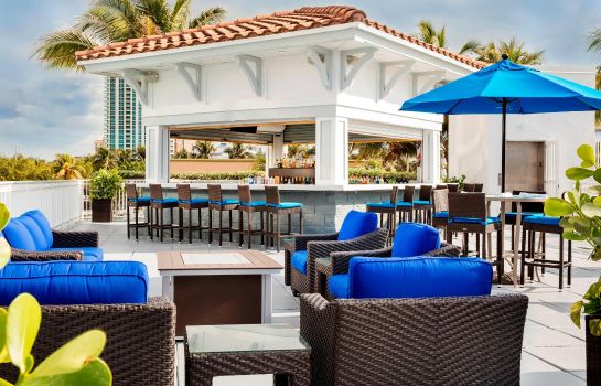 Restaurant Courtyard Fort Lauderdale Beach