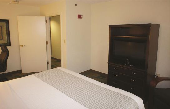 La Quinta Inn Ste Boston Somerville Great Prices At Hotel Info - 
