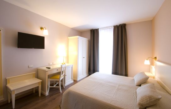 Hotel Royal Riva Del Garda Great Prices At Hotel Info