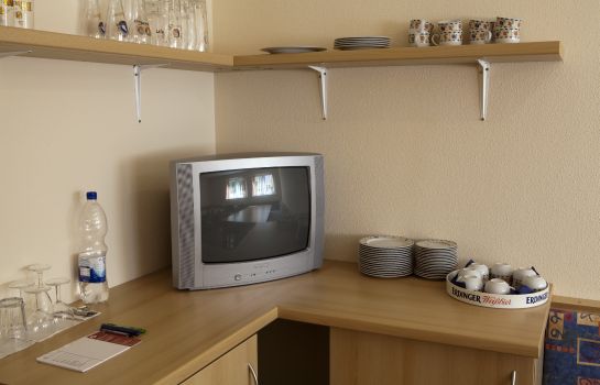 Hotel Haus Zum Gutenberg Garni Hallbergmoos Great Prices At