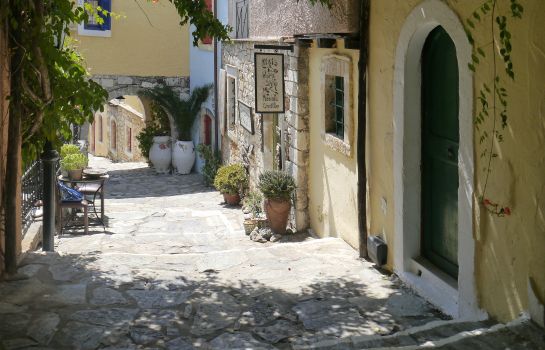 Hotel Arolithos Traditional Cretan Village In Kreta Hotel De