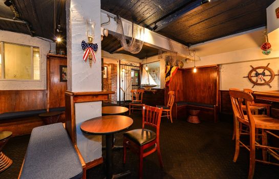 Hotel-Bar Admiral Fell Inn Baltimore Harbor Ascend