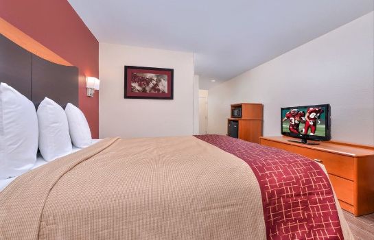 Standard room Red Roof Inn & Suites Danville