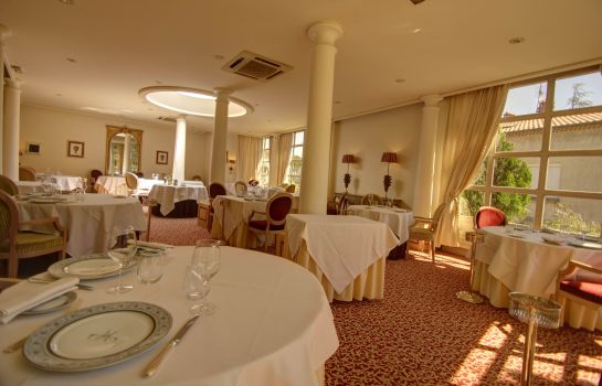 Restaurant Najeti Avignon Hôtel La Magnaneraie