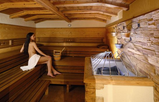 Aktivhotel Waldhof Ferienhotel In Oetz Hotel De