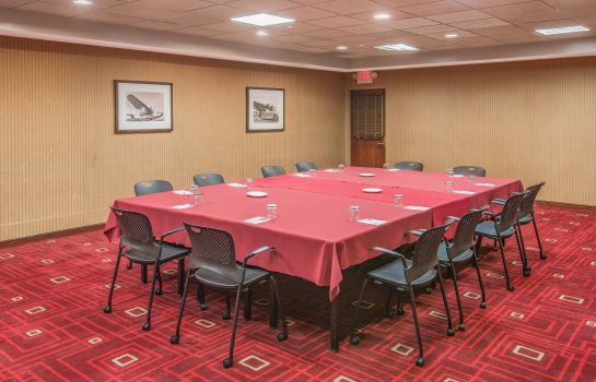 Conference room Crowne Plaza NEWARK AIRPORT