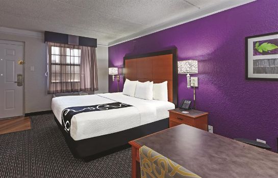 Zimmer La Quinta Inn by Wyndham Houston Cy-Fair
