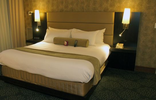 Hotel Crowne Plaza Stamford Great Prices At Hotel Info