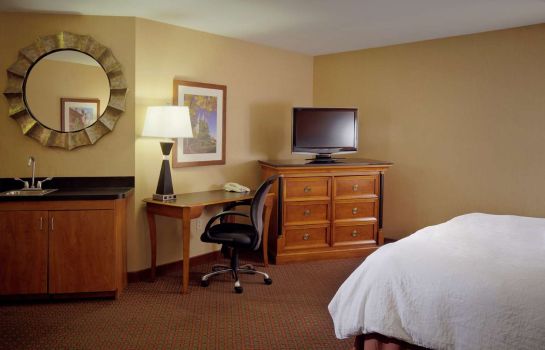 Zimmer Quality Inn and Suites Airport West