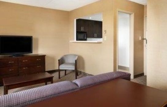 Suite Travelodge by Wyndham Toronto East