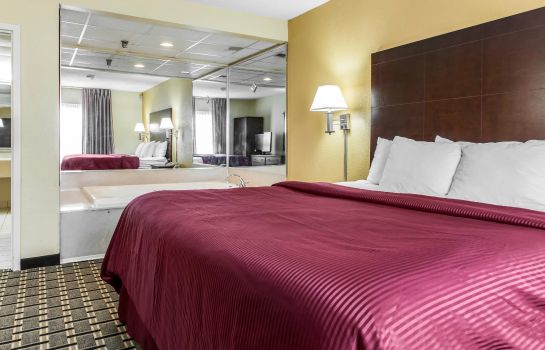 Suite Clarion Inn and Suites Northwest