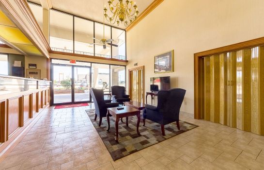 Hall Econo Lodge Inn and Suites Bentonville -