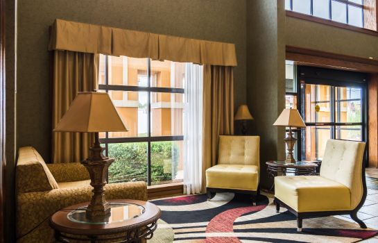 Vestíbulo del hotel Quality Suites Maumelle - Little Rock NW