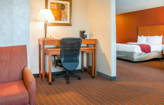 Hotel Comfort Suites Auburn Hills Great Prices At Hotel Info