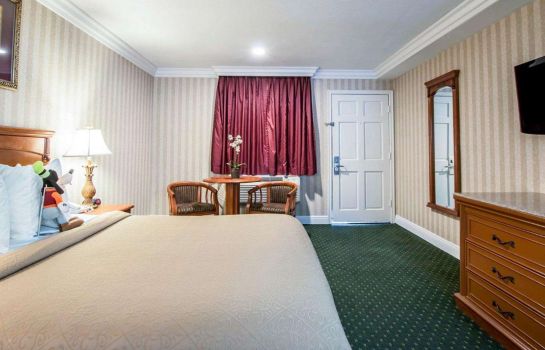 Room Quality Inn and Suites Anaheim Maingate