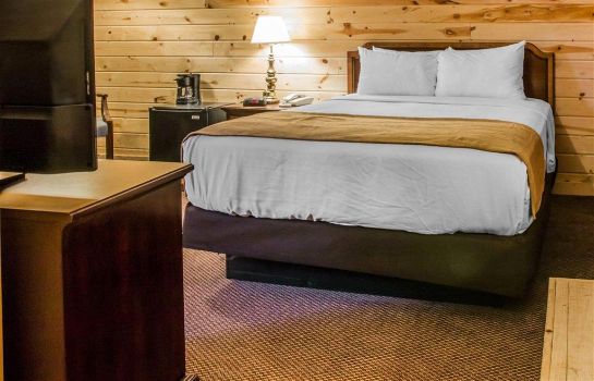 Zimmer Econo Lodge Mackinaw City