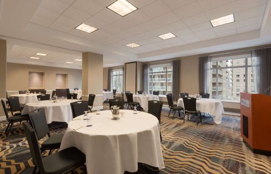 Hilton Garden Inn Chicago Downtown Magnificent Mile Great Prices At Hotel Info