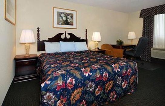 Zimmer Econo Lodge Inn & Suites