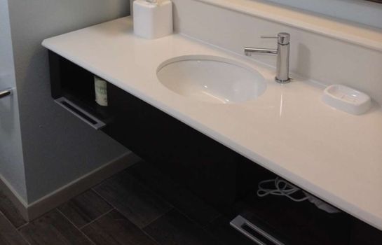 Hampton Inn Tampa Rocky Point Great Prices At Hotel Info