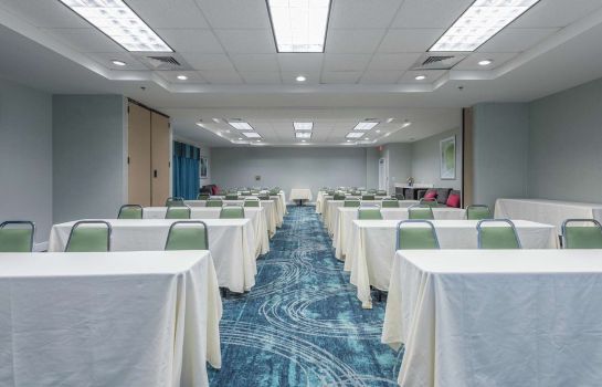 Hampton Inn Tampa Veterans Expwy Airport North Fl Great Prices