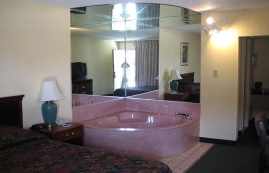 Red Carpet Inn And Suites Muncie Great Prices At Hotel Info