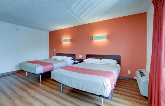 Standard room Motel 6 Santa Ana, CA - Irvine - Orange County Airport