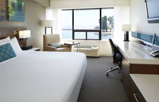 Zimmer Delta Hotels Kingston Waterfront