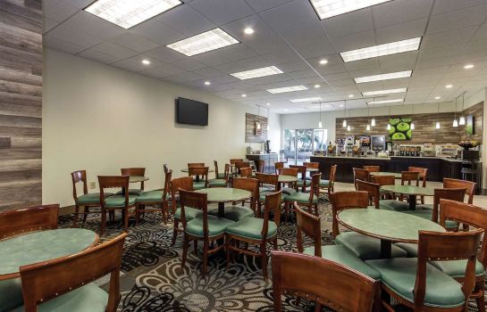 Restauracja La Quinta Inn by Wyndham Clearwater Central