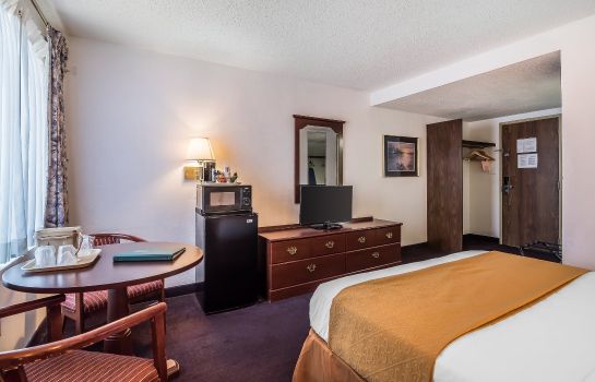 Zimmer Quality Inn and Suites Albany Airport