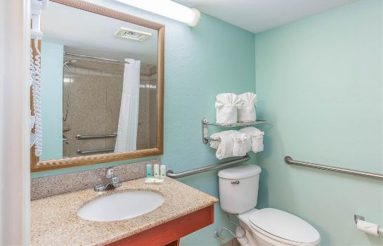 Camera Quality Inn and Suites Port Canaveral Ar